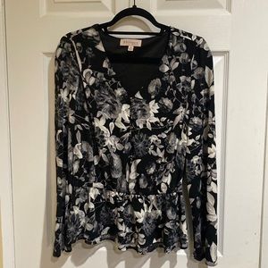 black and white floral top